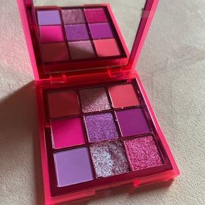 Huda Beauty Neon Obsessions Eyeshadow Palette